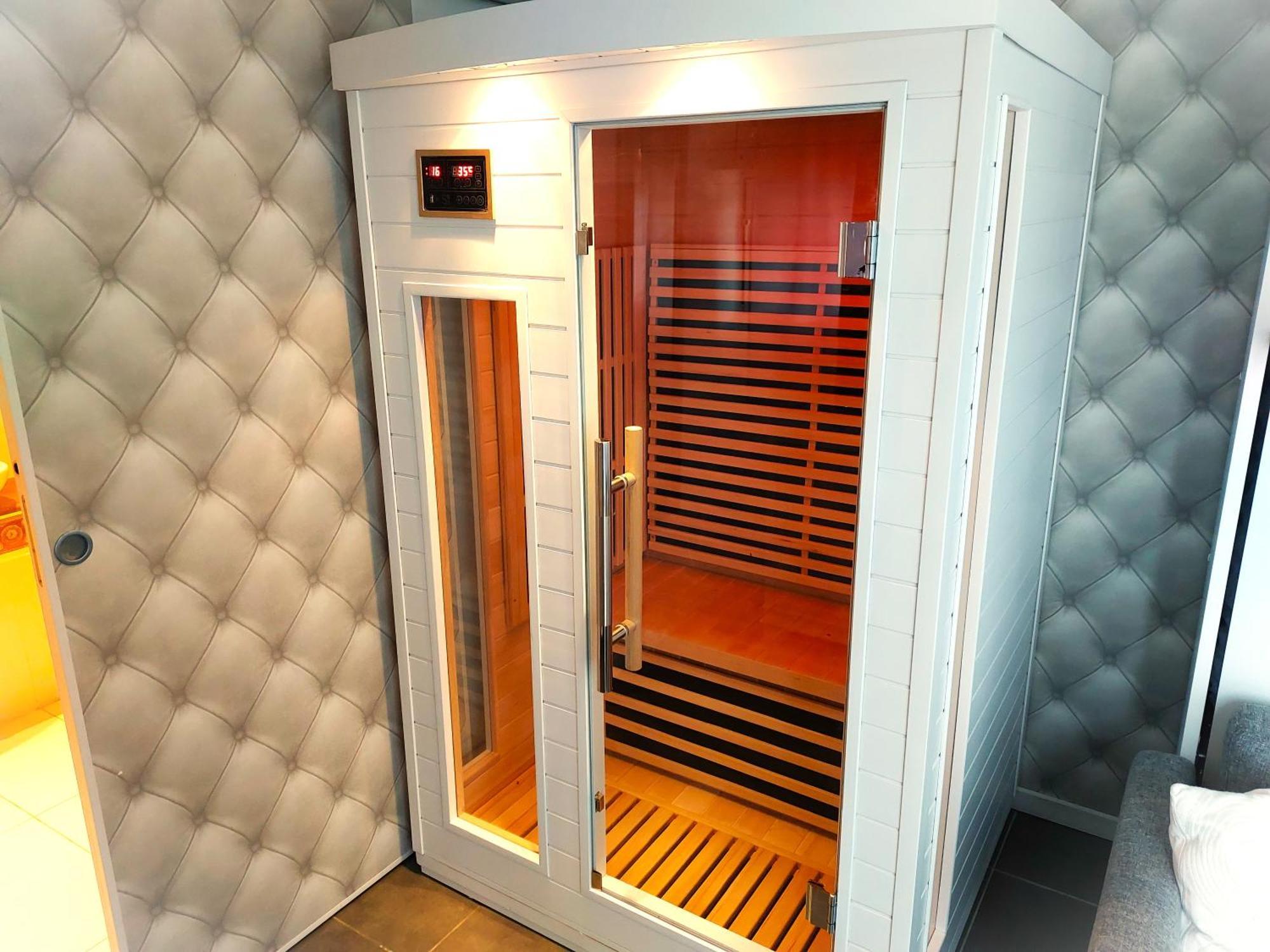 Hotel Les Jardins De Bormes, Sauna & Jacuzzi Exterior foto