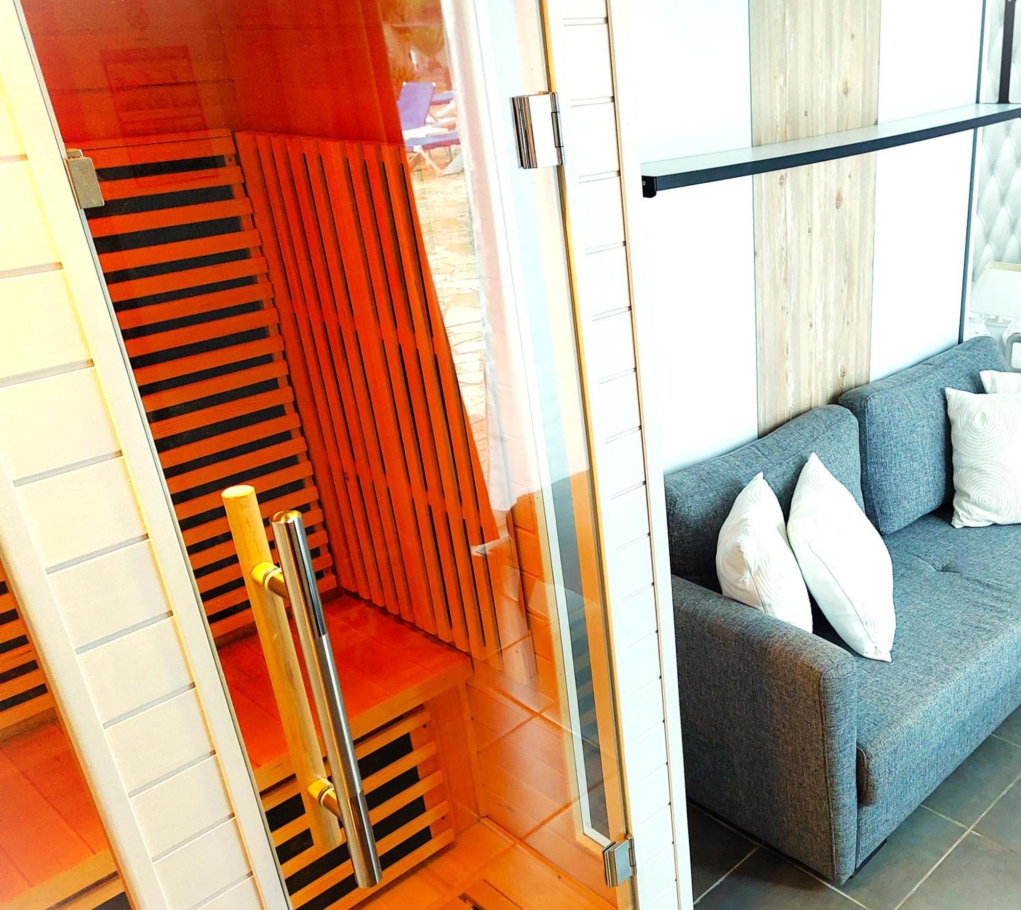 Hotel Les Jardins De Bormes, Sauna & Jacuzzi Exterior foto